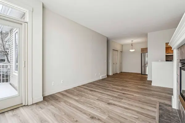 8000 Wentworth DR SW #303, Calgary, AB T3H 5K8