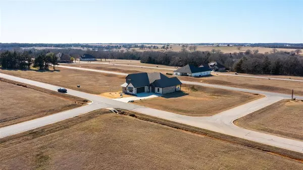 241 Pasadera Circle, Gordonville, TX 76245