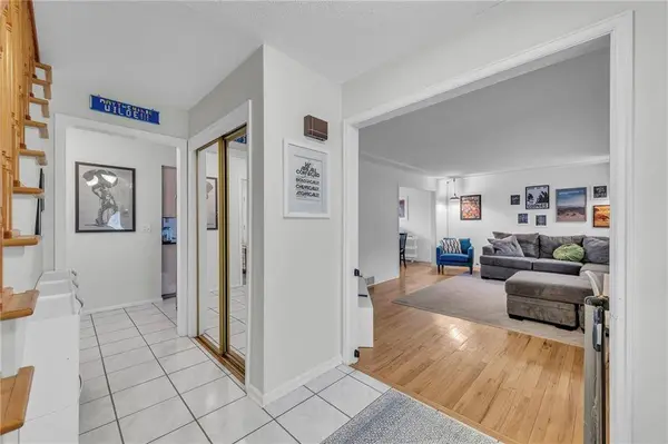 9912 W 65th PL, Merriam, KS 66203