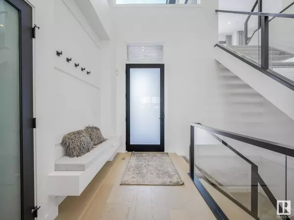 6609 KNOX PL SW, Edmonton, AB T6W 1A5