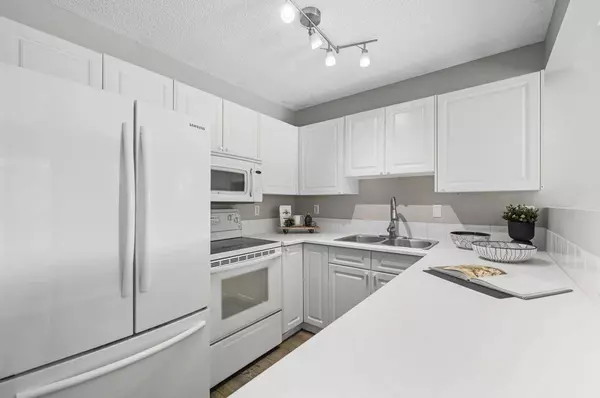 1308 154 AVE SW, Calgary, AB T2Y 3E5