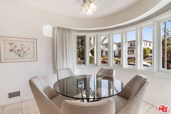 2241 Duxbury Cir, Los Angeles, CA 90034