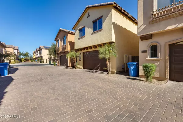 2061 E HEARTWOOD Lane, Phoenix, AZ 85022