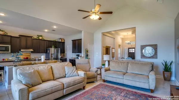 709 Oitavos Street, Schertz, TX 78108