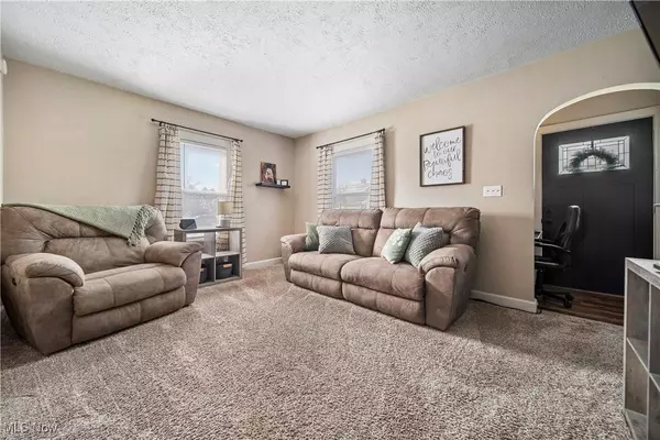 9332 Chestnut AVE SE, East Sparta, OH 44626