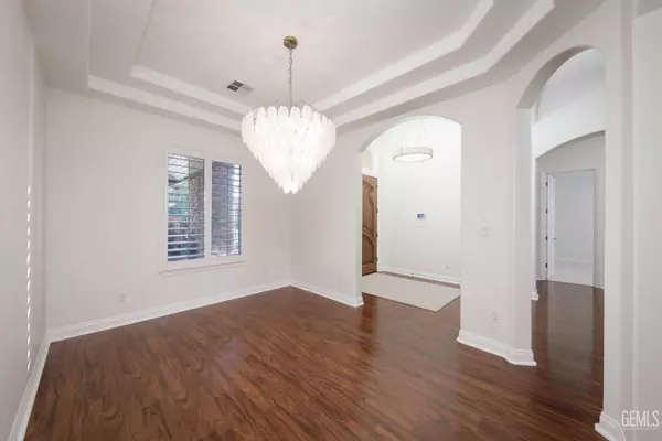 9240 Brunello Court, Bakersfield, CA 93314