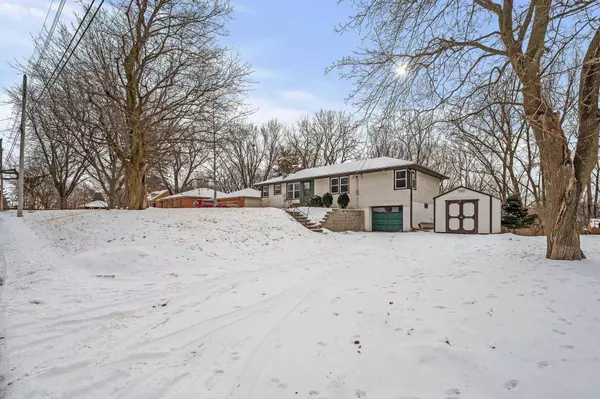 6109 9th ST N, Oakdale, MN 55128