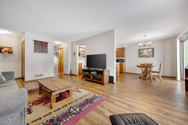 4326 Evergreen DR #706, Vadnais Heights, MN 55127