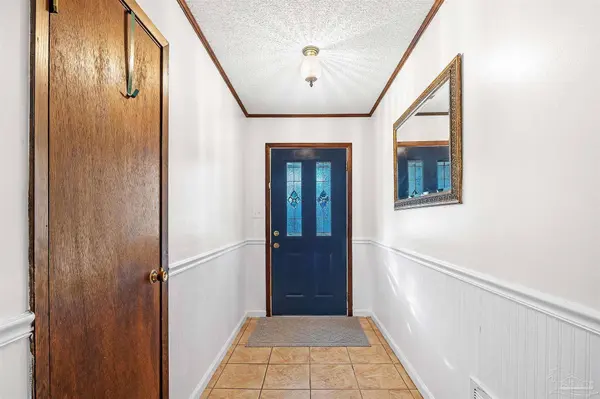 9450 Plainfield Ave, Pensacola, FL 32514