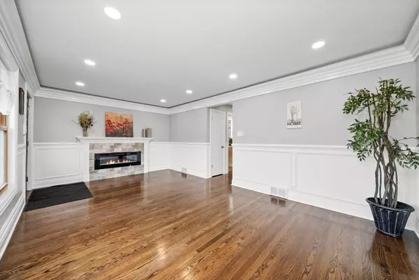 2055 W 80th ST, Chicago, IL 60620