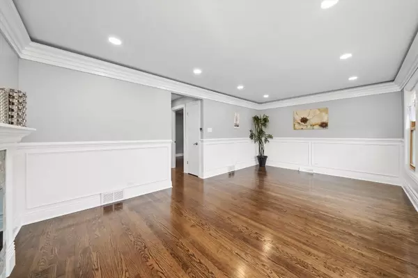 2055 W 80th ST, Chicago, IL 60620