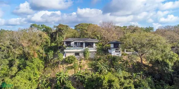 Villa Frangipani / Playa Hermosa, Santiago, Santa, Puntarenas, 60111