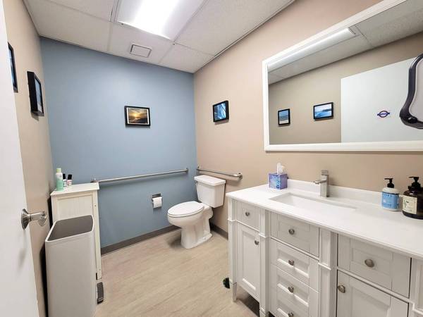 124 S COUNTY FARM RD #B1-A, Wheaton, IL 60187