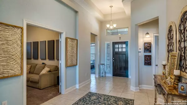 709 Oitavos Street, Schertz, TX 78108