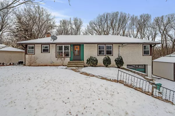 6109 9th ST N, Oakdale, MN 55128