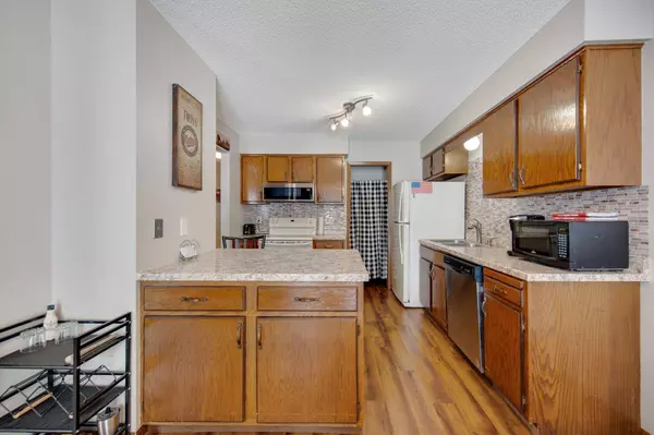 4326 Evergreen DR #706, Vadnais Heights, MN 55127