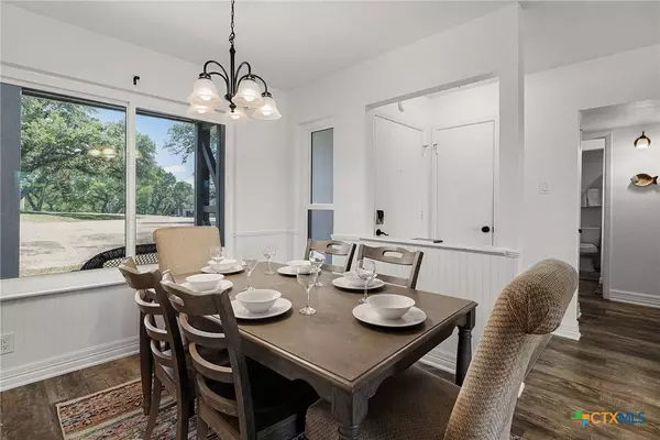 1025 Parkview DR #E30, Canyon Lake, TX 78133