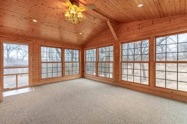 41 W Schapville Road, Scales Mound, IL 61075