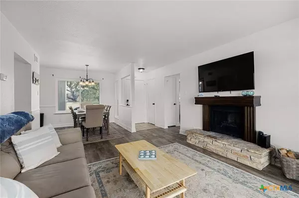 1025 Parkview DR #E30, Canyon Lake, TX 78133