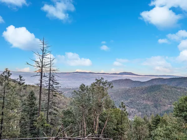 Coleman Cr RD, Phoenix, OR 97535