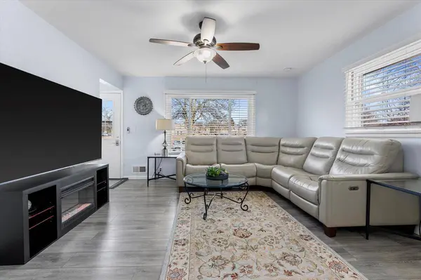 913 N Moreland BOULEVARD, Waukesha, WI 53188