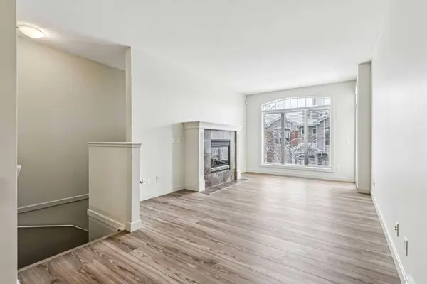 8000 Wentworth DR SW #303, Calgary, AB T3H 5K8