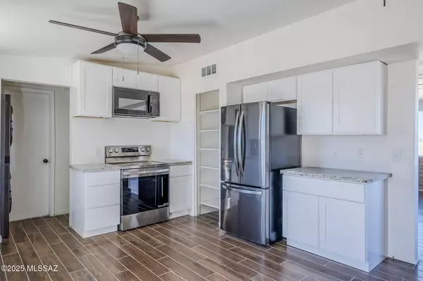 6190 S Marstellar Road, Tucson, AZ 85735