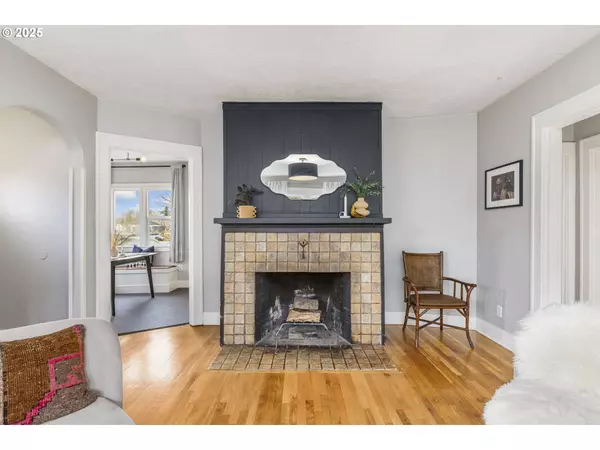 7128 N LEONARD ST, Portland, OR 97203