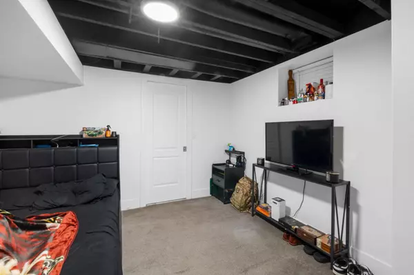 923 S Carpenter St, Chicago, IL 60607-3786