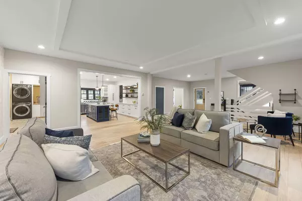 705 N Columbia Street, Naperville, IL 60563