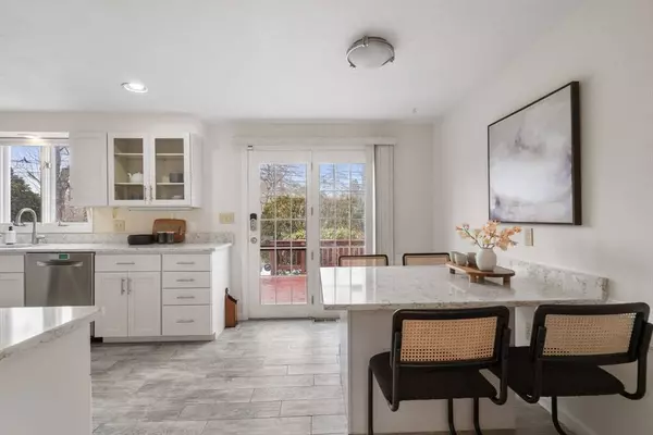 158 Brook Farm Rd #158, Boston, MA 02132