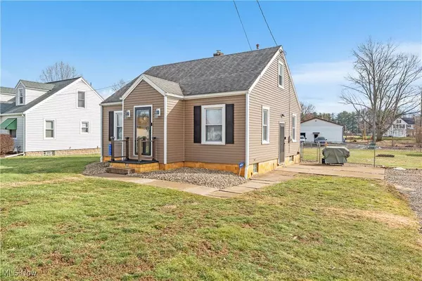 9332 Chestnut AVE SE, East Sparta, OH 44626