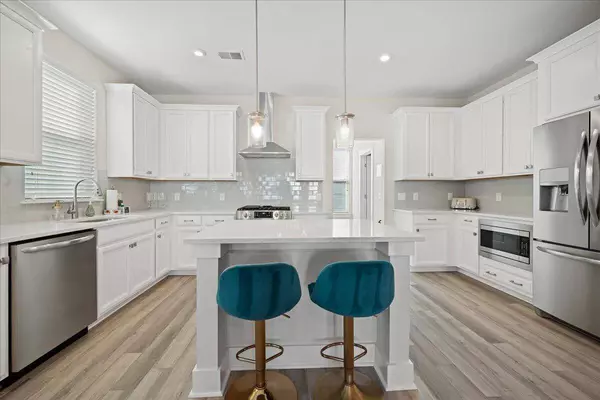 1669 Indy Dr, North Charleston, SC 29405