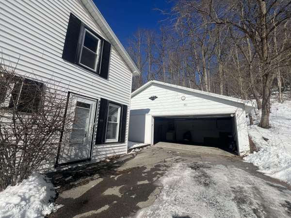 198 Chapman Drive, Amsterdam, NY 12010