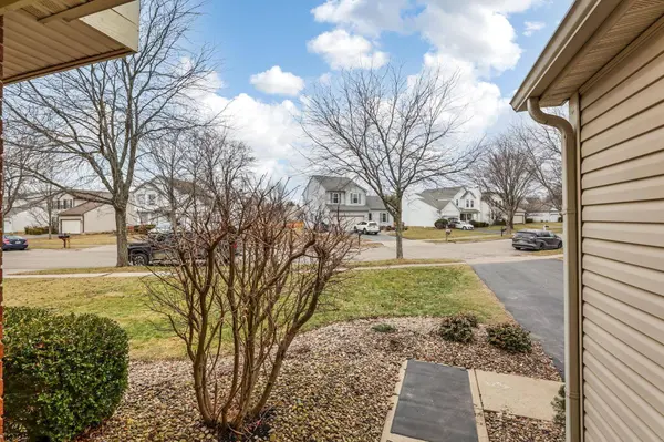 428 Lockmead Drive, Pataskala, OH 43062