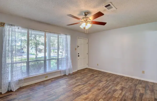 1005 Towering Oaks Drive, Jacksonville, AR 72076