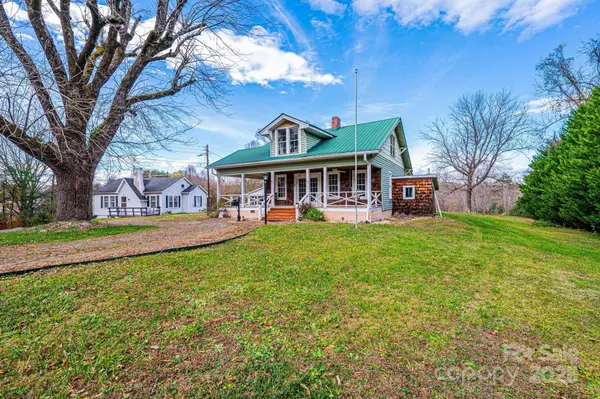 702B Broadway ST NW, Lenoir, NC 28645