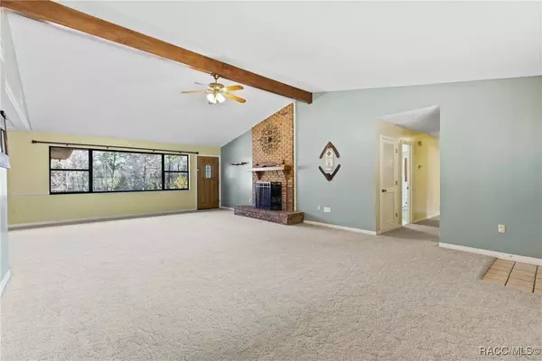 1003 WALKER DR, Interlachen, FL 32148