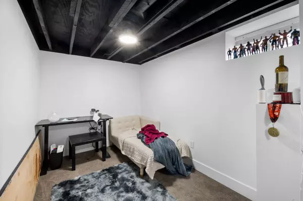 923 S Carpenter St, Chicago, IL 60607-3786