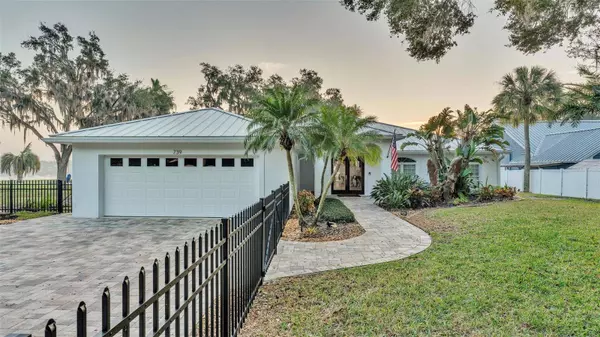 739 SWANN DR, Lakeland, FL 33809