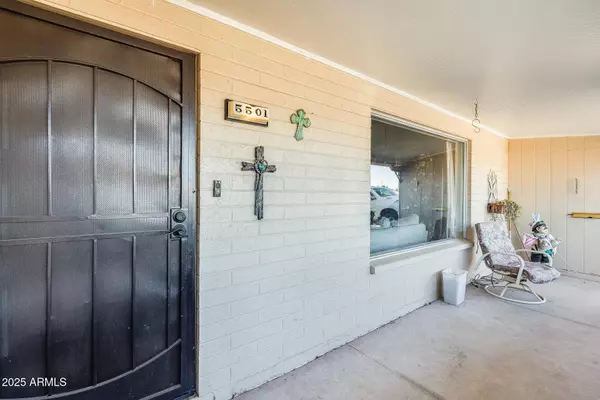 5501 E DALLAS Street, Mesa, AZ 85205