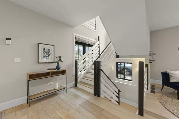 705 N Columbia Street, Naperville, IL 60563