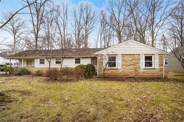 310 Sleepy Hollow DR, Canfield, OH 44406