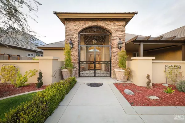 9240 Brunello Court, Bakersfield, CA 93314
