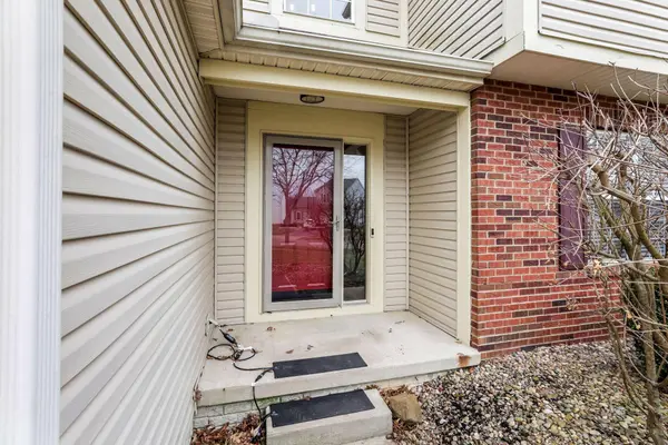 428 Lockmead Drive, Pataskala, OH 43062