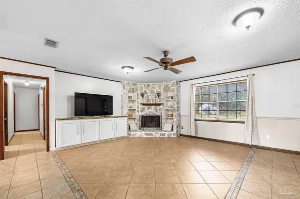 9450 Plainfield Ave, Pensacola, FL 32514