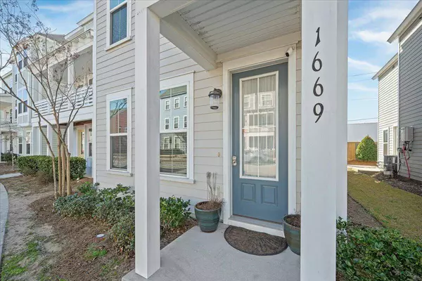 1669 Indy Dr, North Charleston, SC 29405