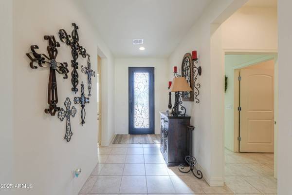 1238 W SILVER CREEK Lane, San Tan Valley, AZ 85140