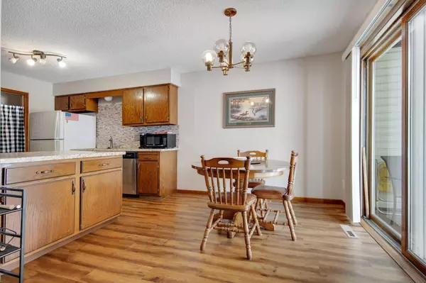 4326 Evergreen DR #706, Vadnais Heights, MN 55127