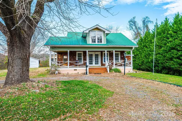 702B Broadway ST NW, Lenoir, NC 28645